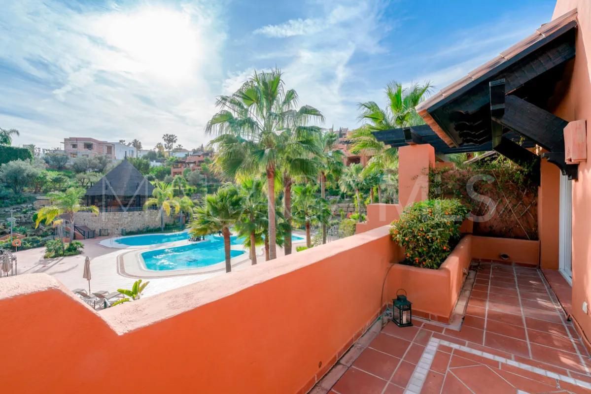 For sale 2 bedrooms penthouse in Alminar de Marbella