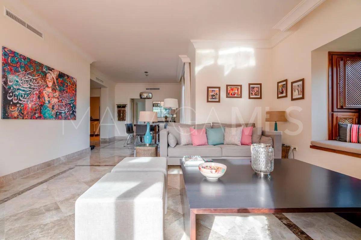 For sale 2 bedrooms penthouse in Alminar de Marbella