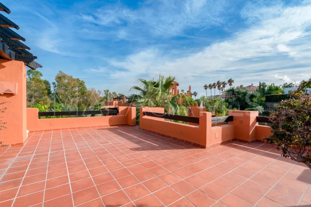 For sale 2 bedrooms penthouse in Alminar de Marbella