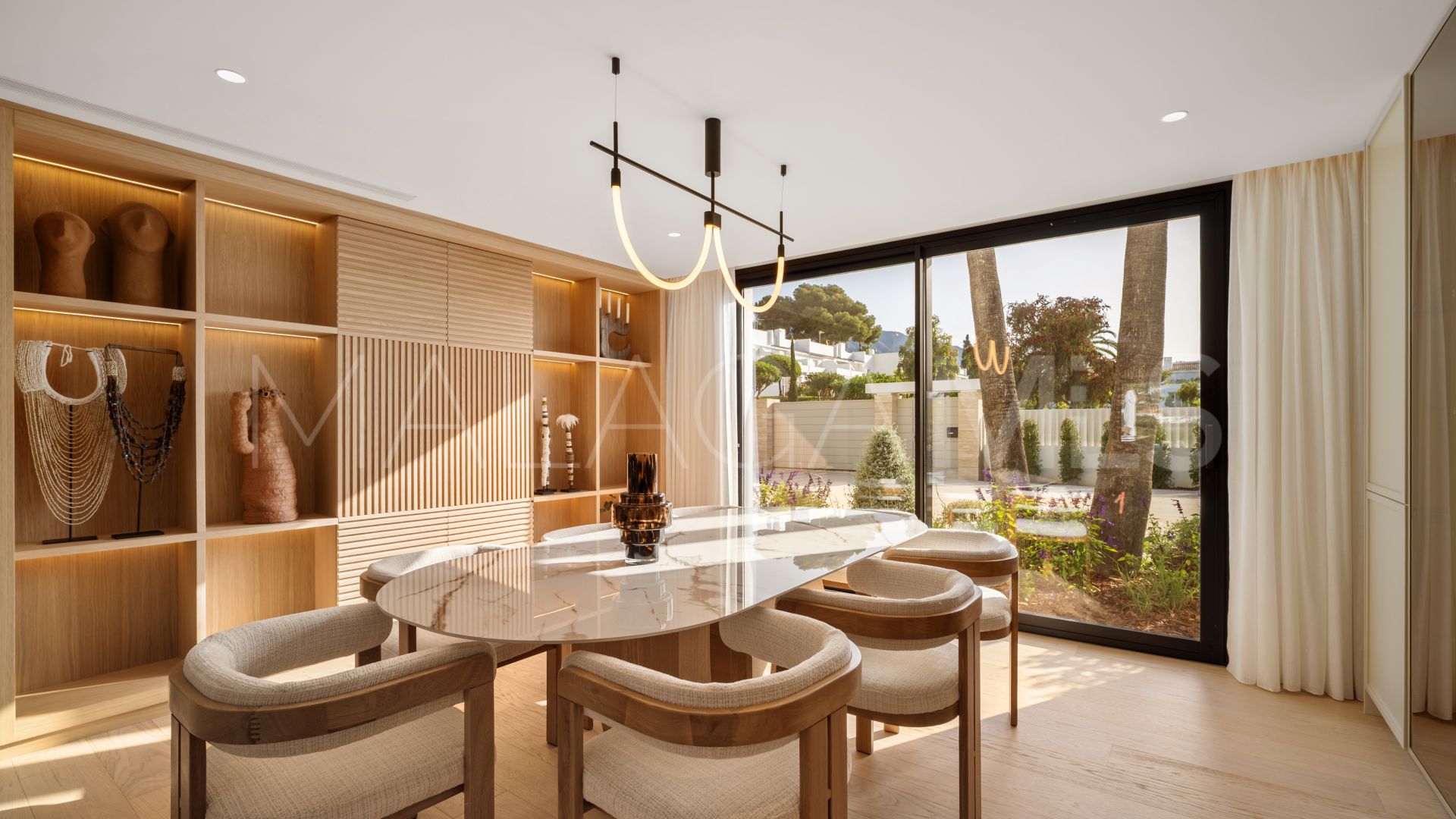 Villa for sale in Las Brisas