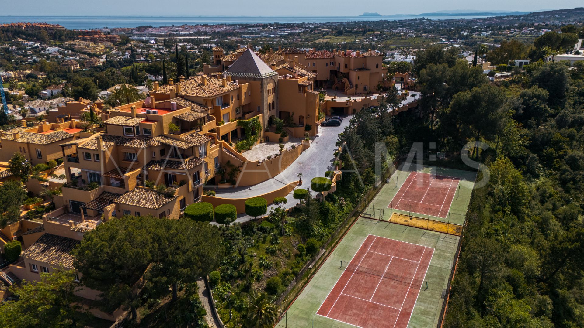 Duplex for sale in Les Belvederes
