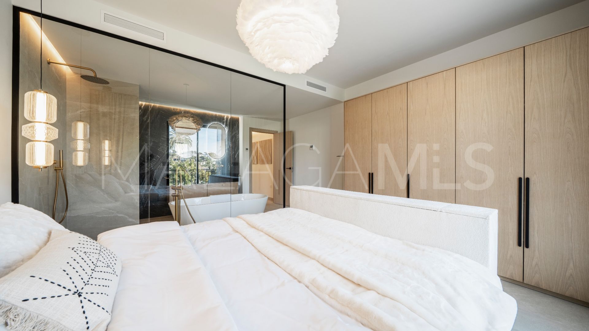 Town house for sale in Nueva Andalucia