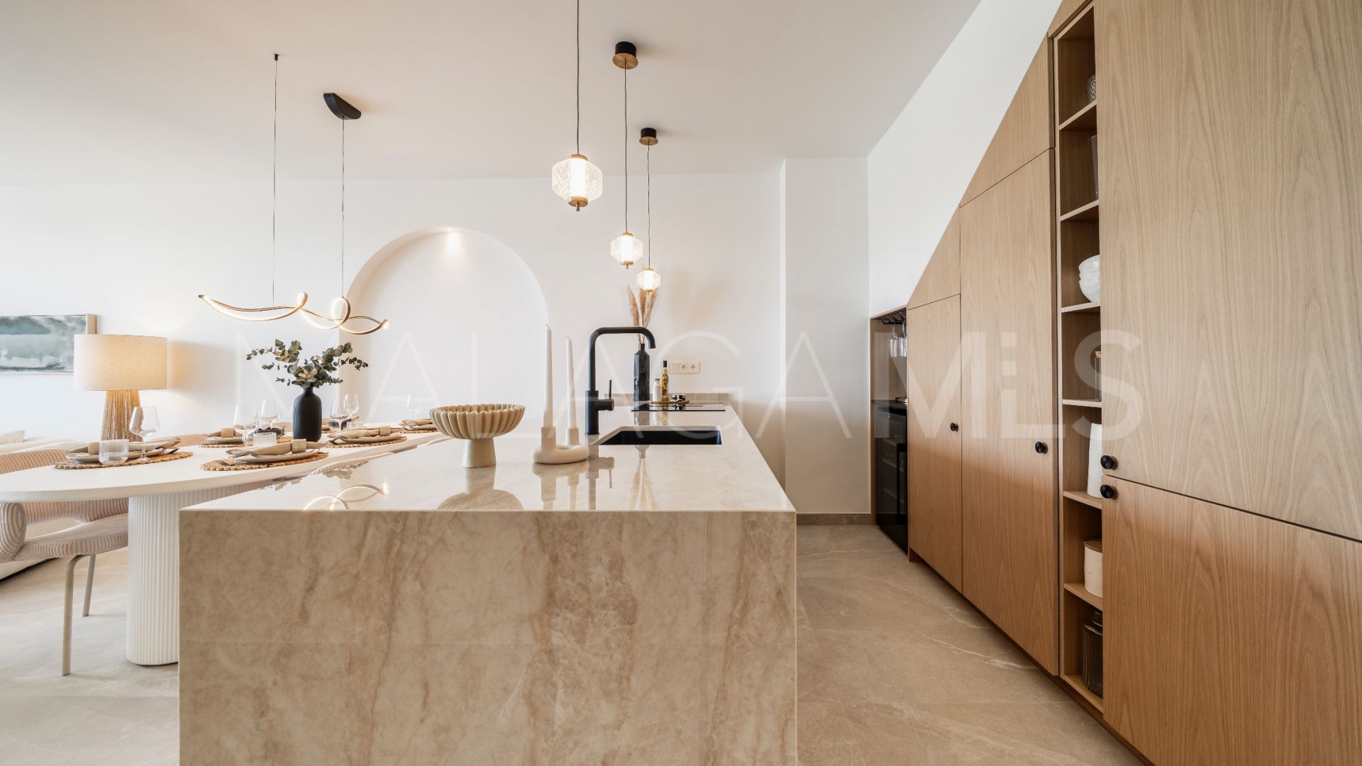 Town house for sale in Nueva Andalucia