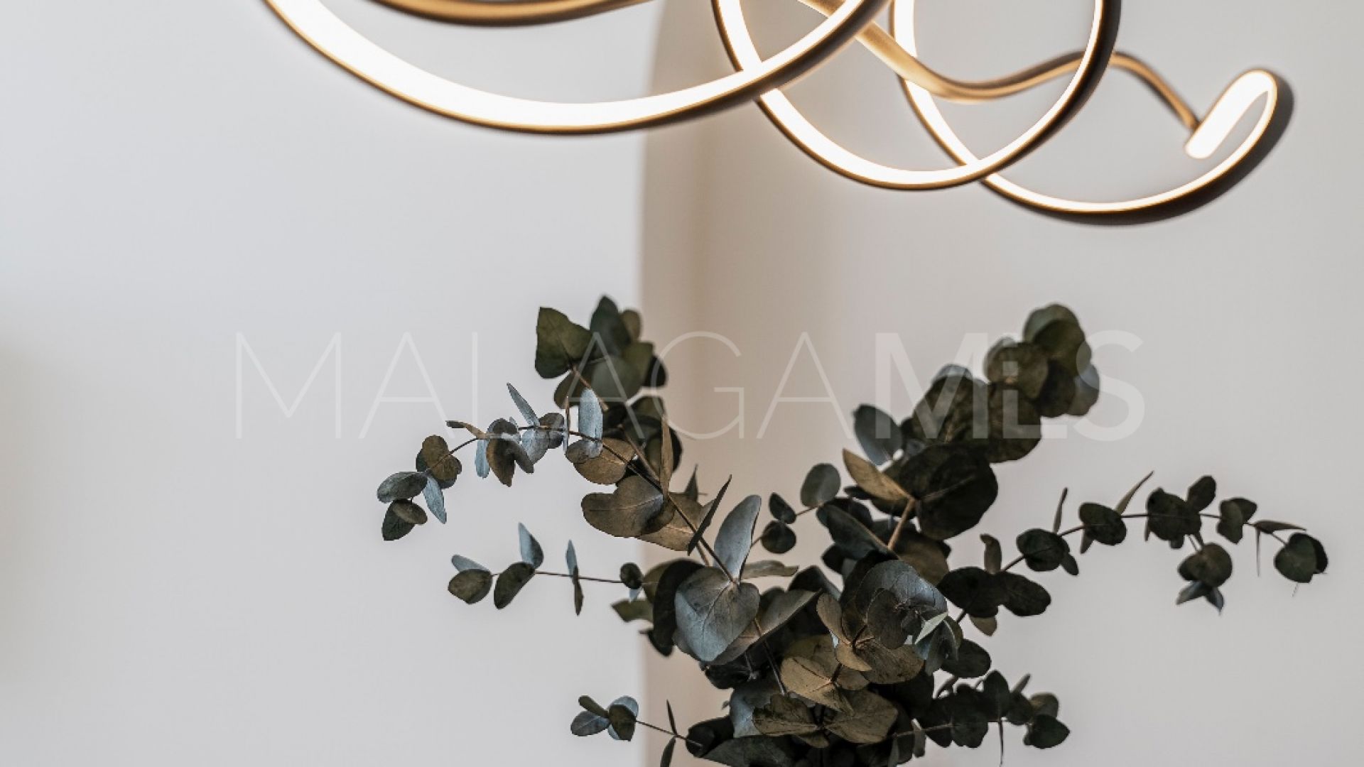 Town house for sale in Nueva Andalucia