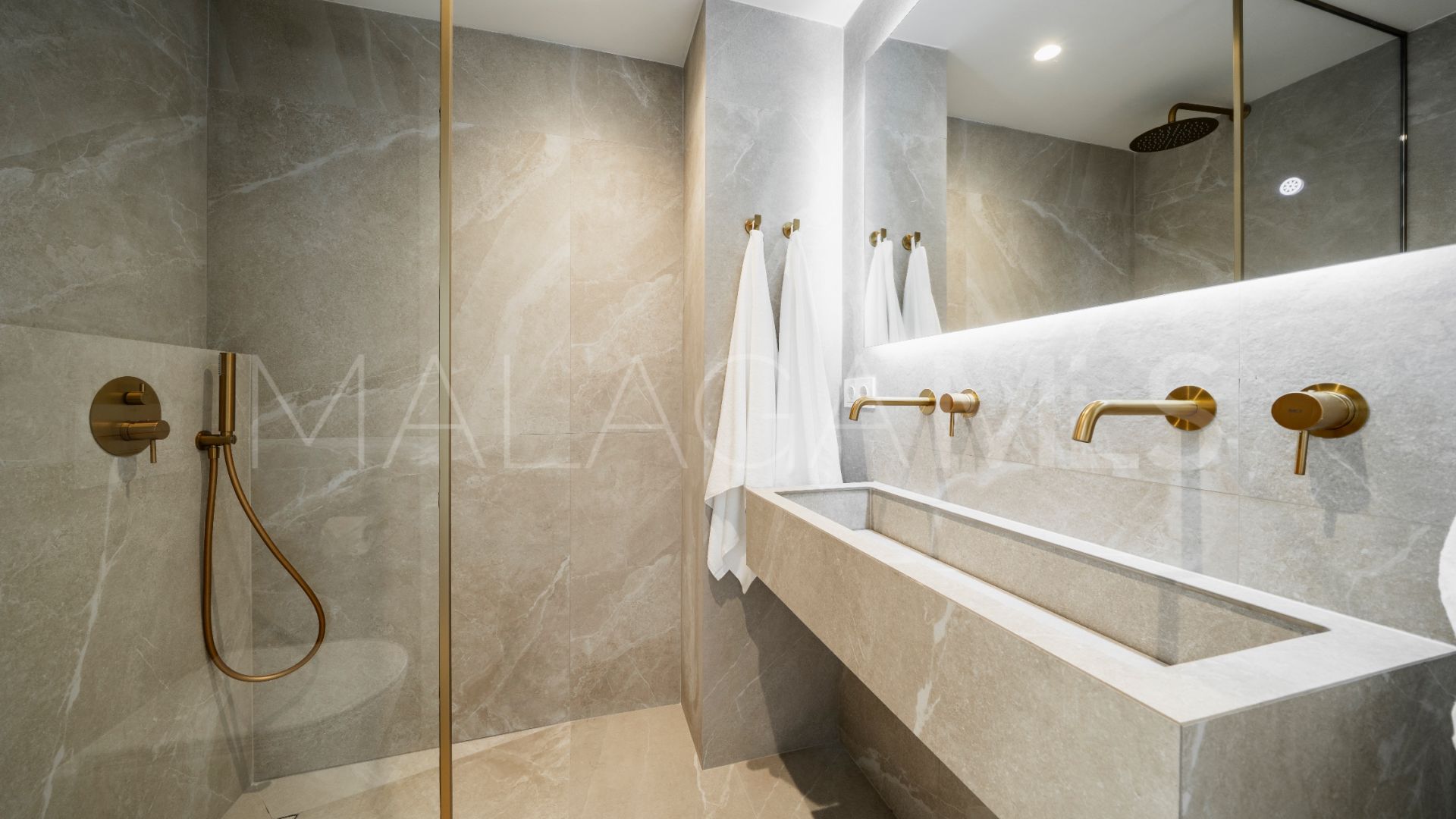 Town house for sale in Nueva Andalucia