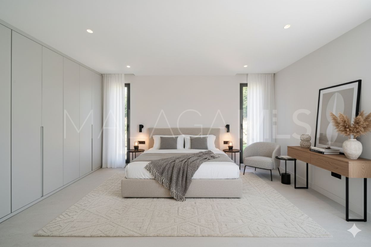 Villa for sale in Estepona