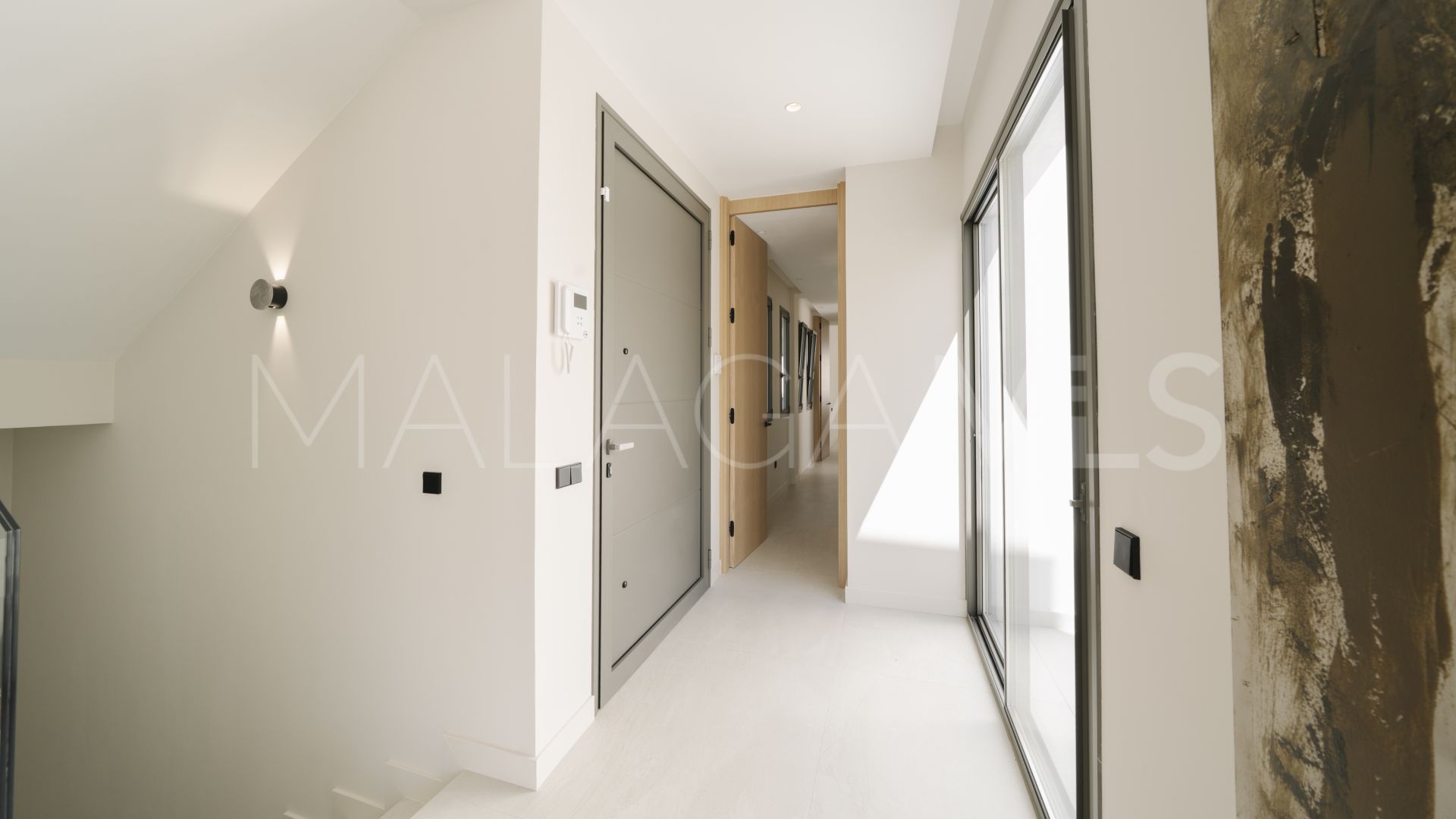 Villa for sale in Estepona