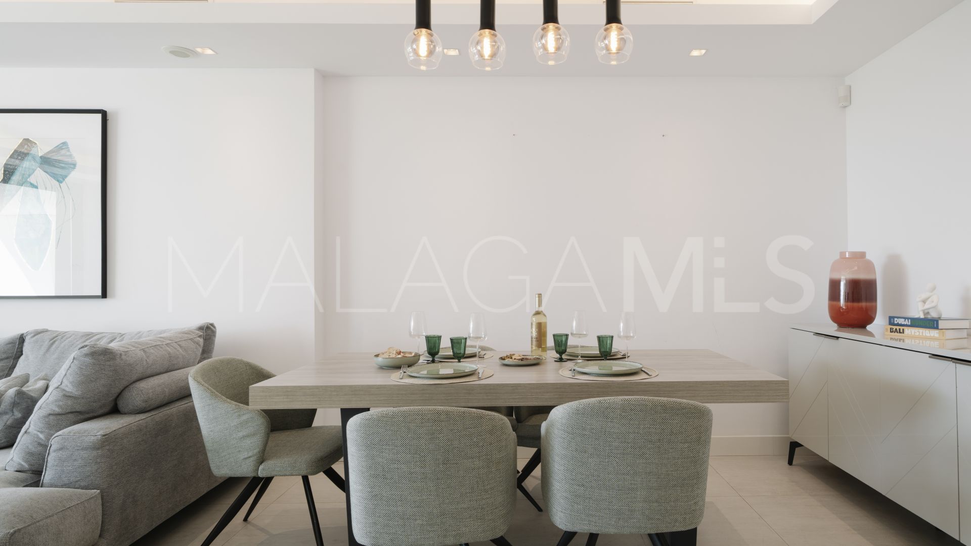 Ground floor apartment for sale in Nueva Andalucia with 3 bedrooms