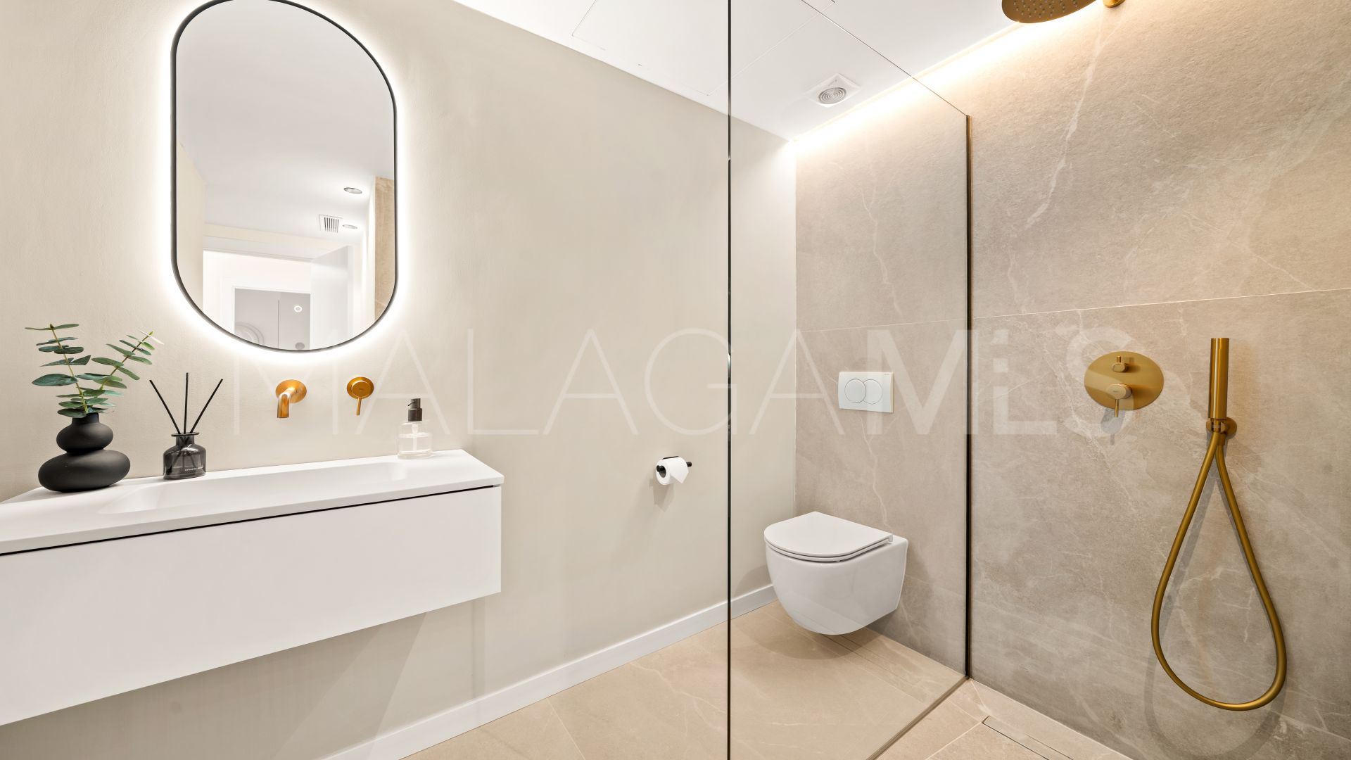 Buy apartamento in La Quinta de 3 bedrooms