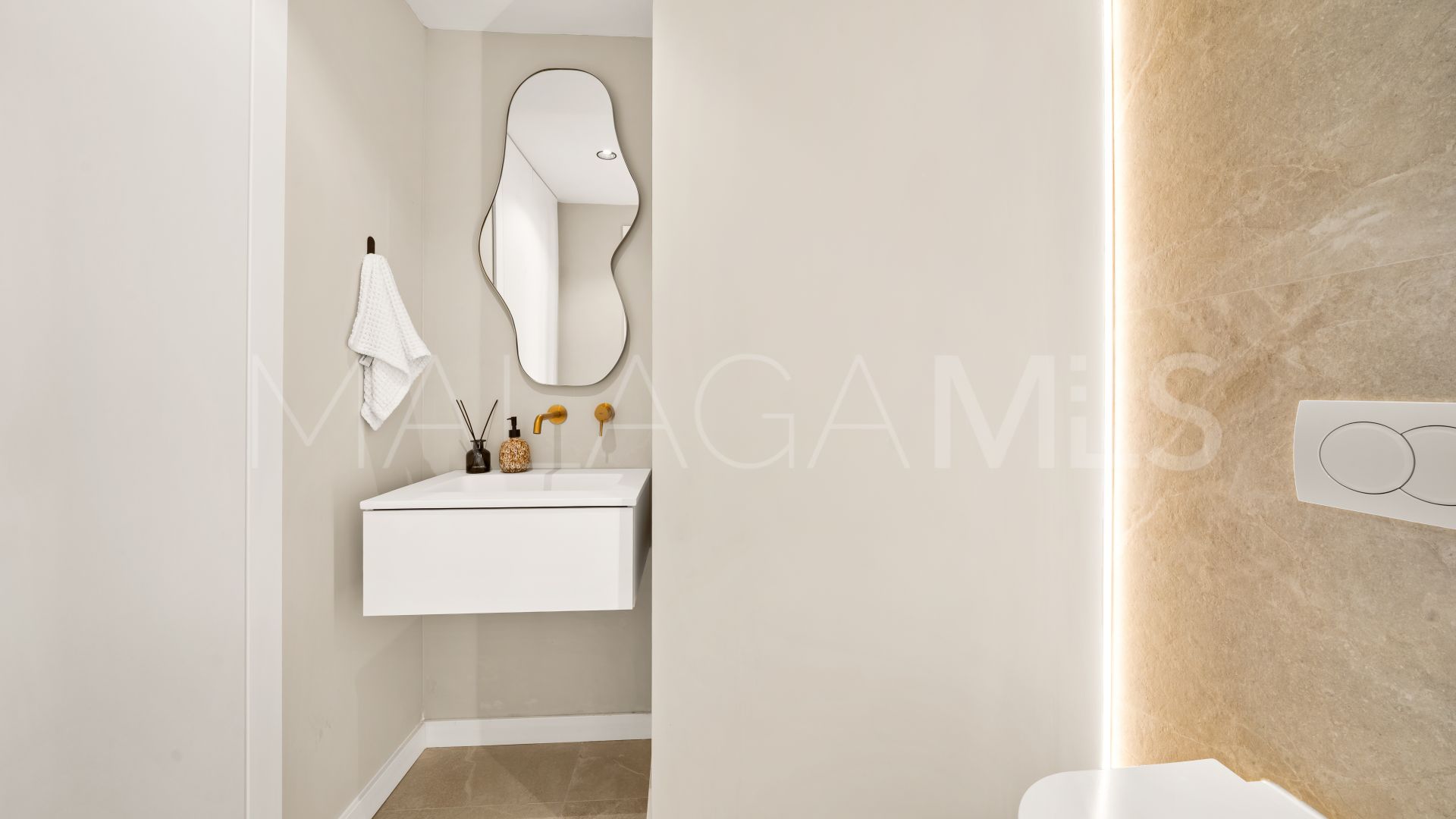 Buy apartamento in La Quinta de 3 bedrooms