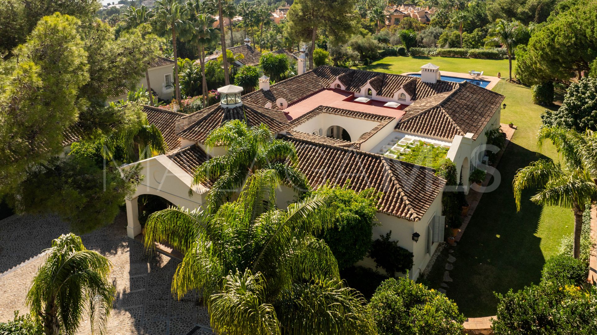 Villa for sale in Altos Reales