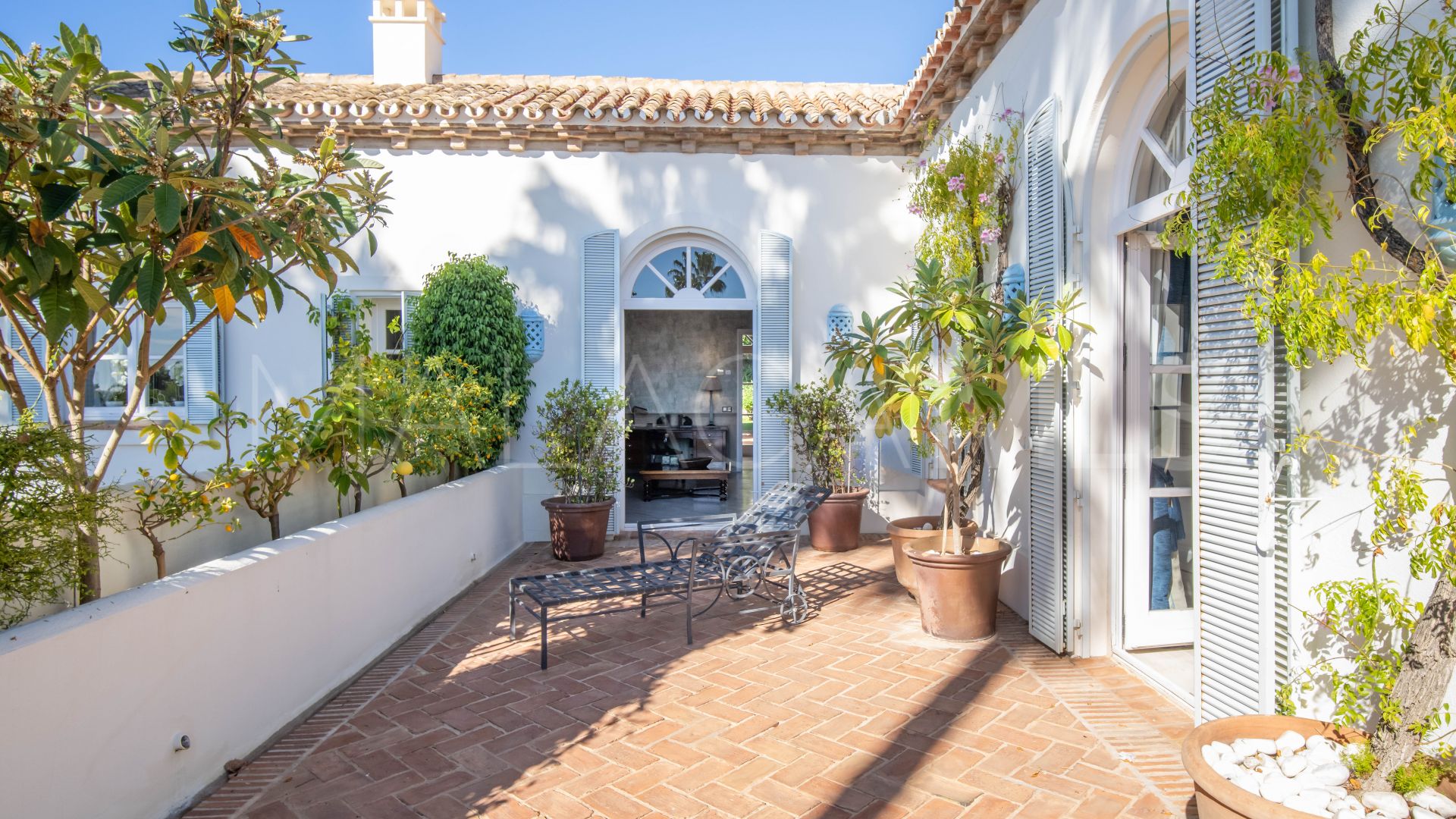 Villa for sale in Altos Reales