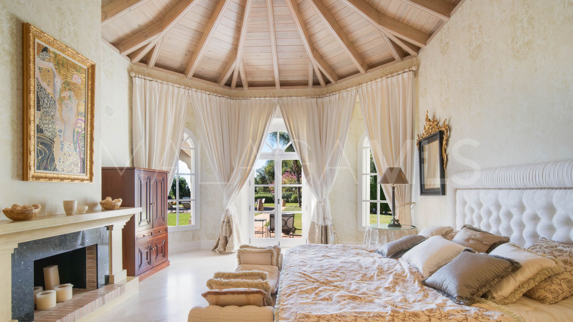 Villa for sale in Altos Reales