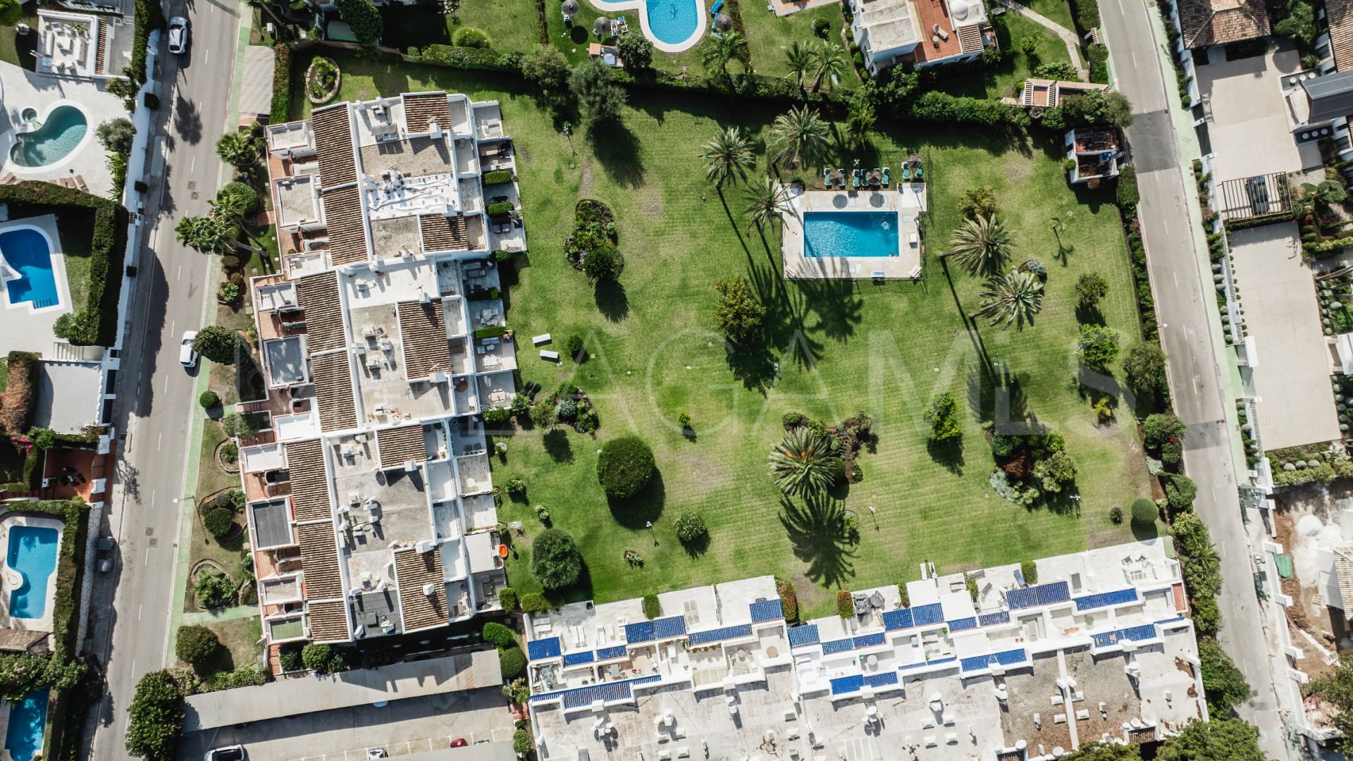 Maison de ville for sale in Nueva Andalucia