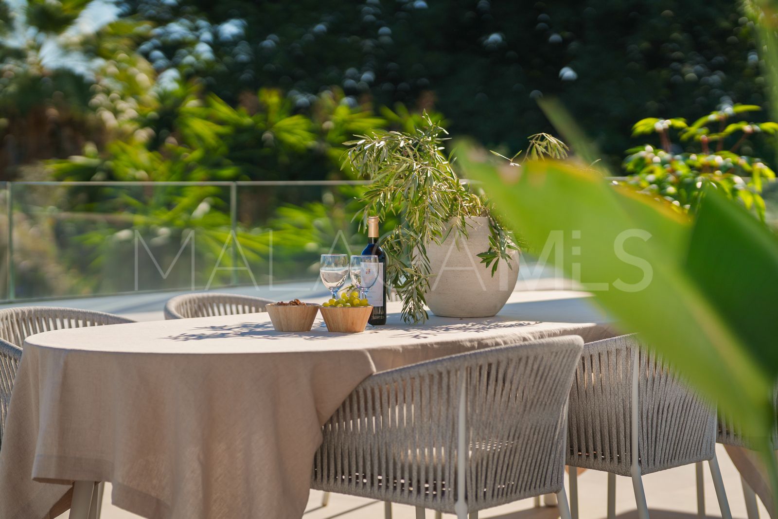 Villa for sale in Nueva Andalucia with 5 bedrooms