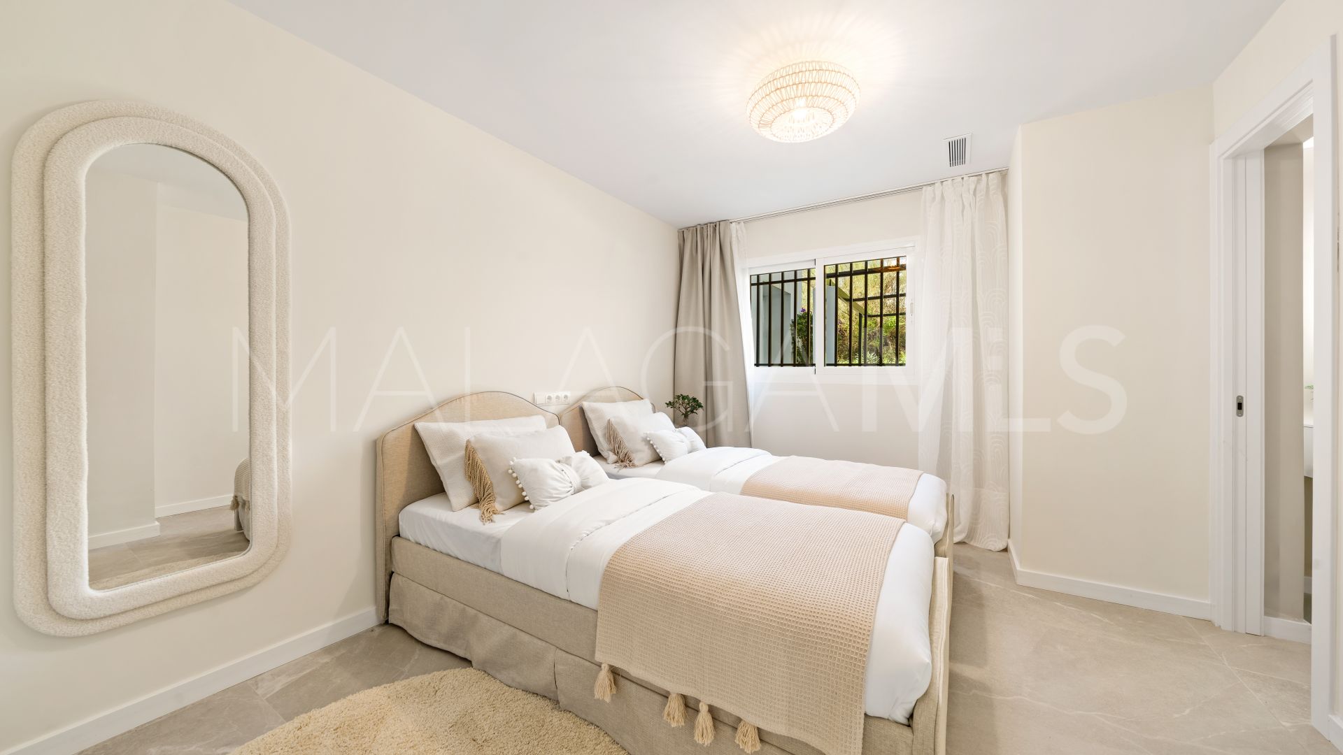 Buy apartamento with 3 bedrooms in La Quinta