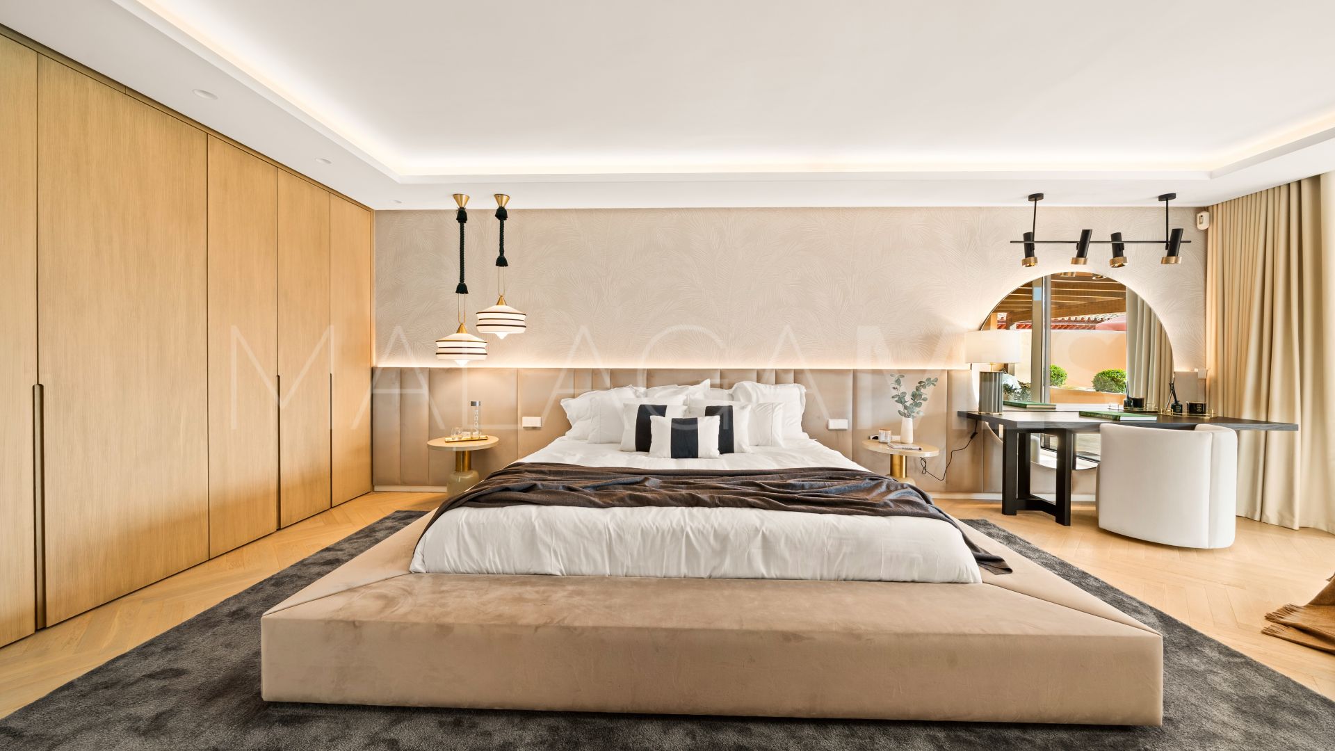 Atico duplex for sale in Benahavis de 3 bedrooms