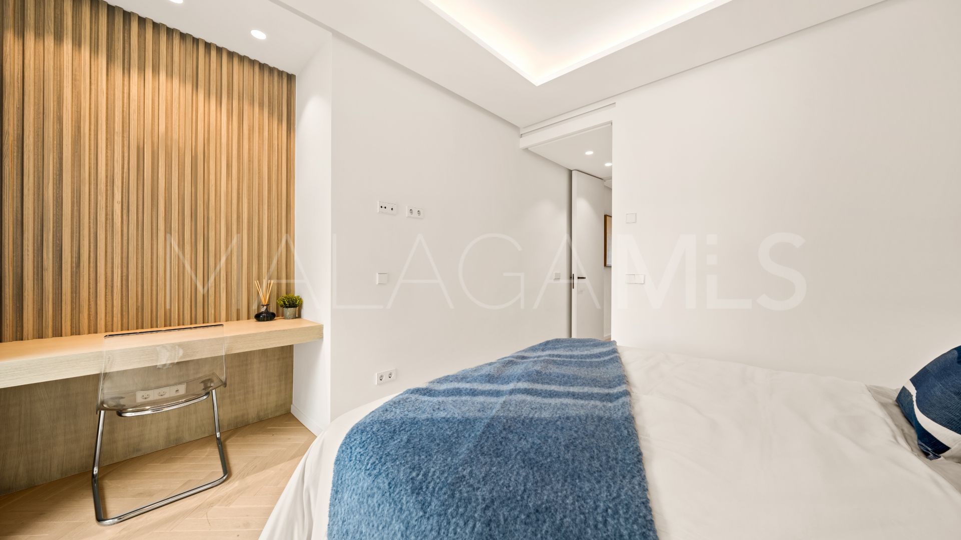 Atico duplex for sale in Benahavis de 3 bedrooms