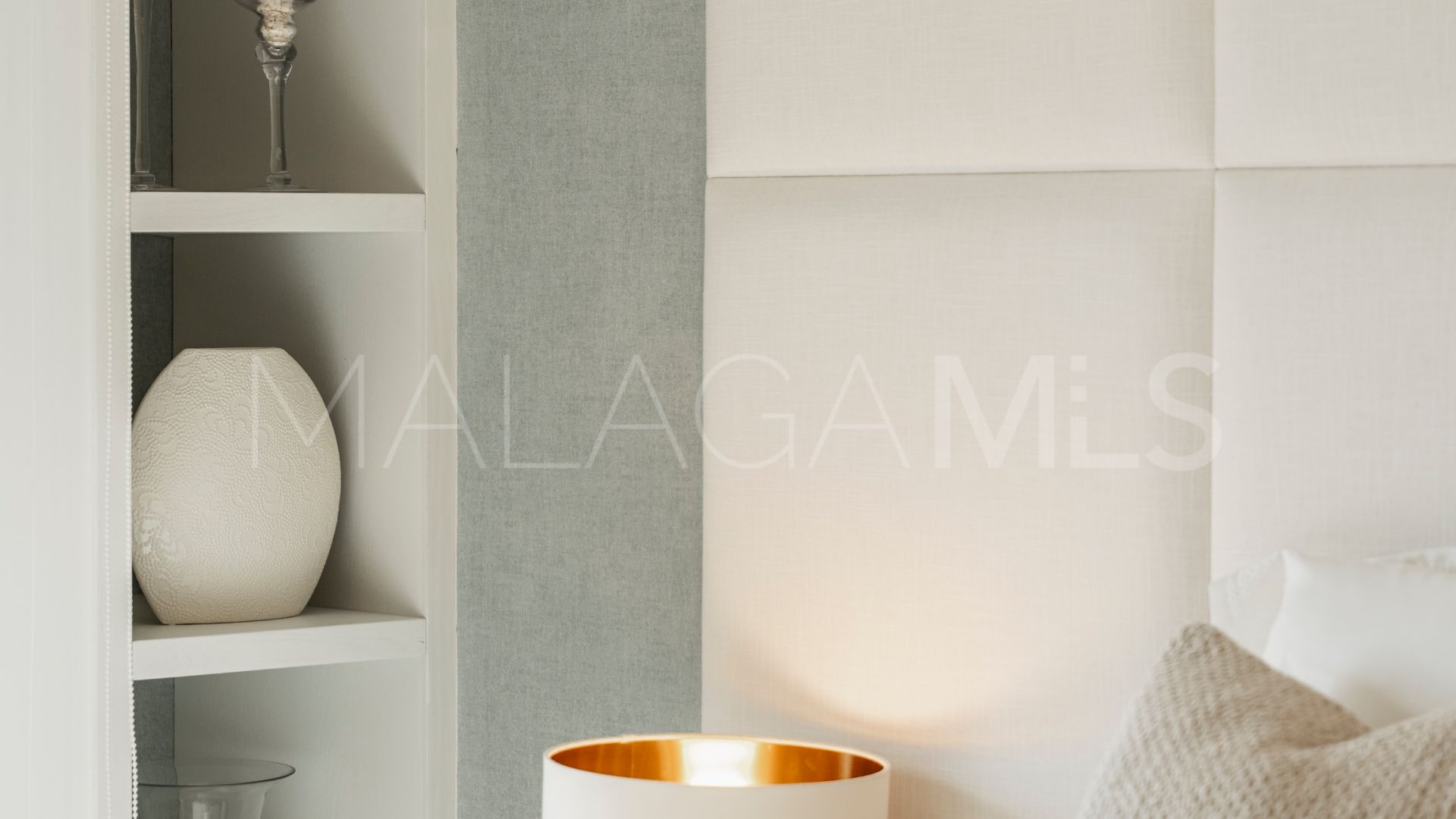 Atico duplex for sale in Benahavis de 3 bedrooms