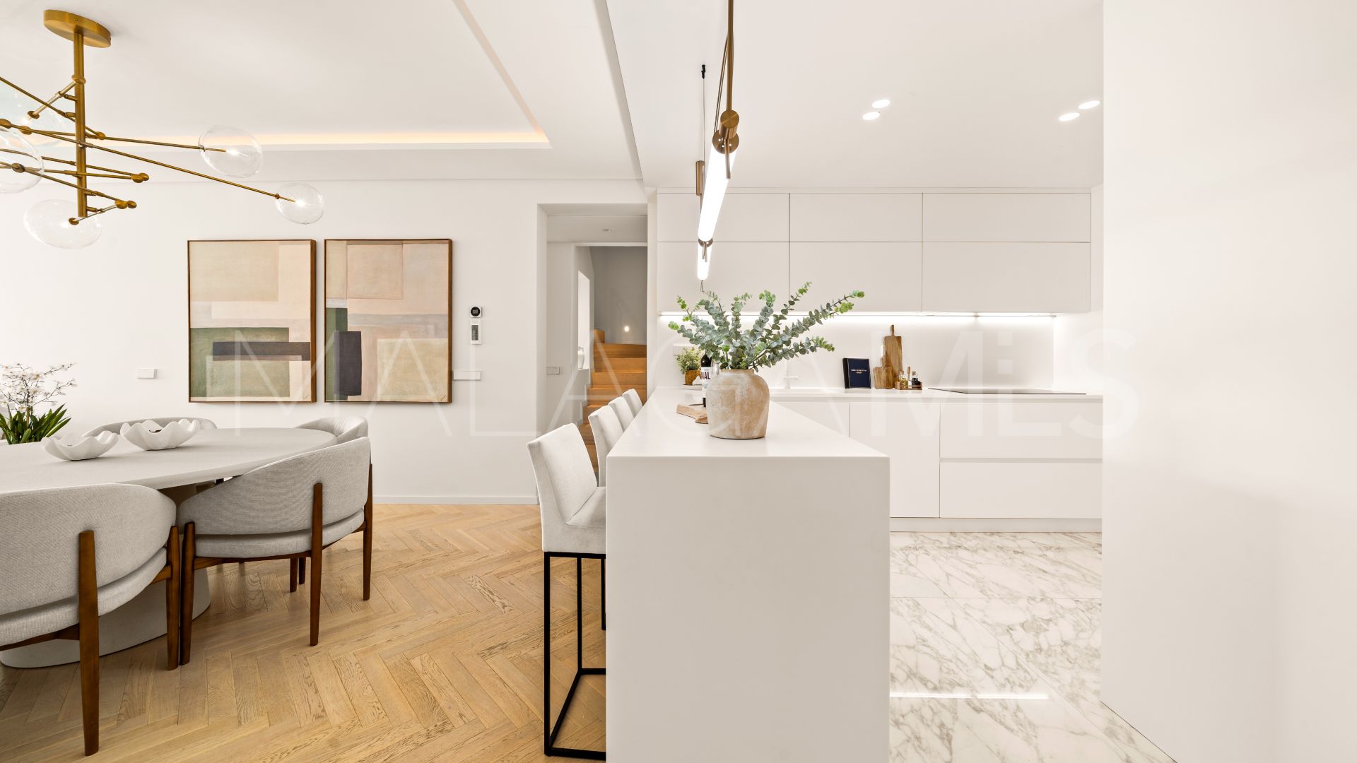 Atico duplex for sale in Benahavis de 3 bedrooms