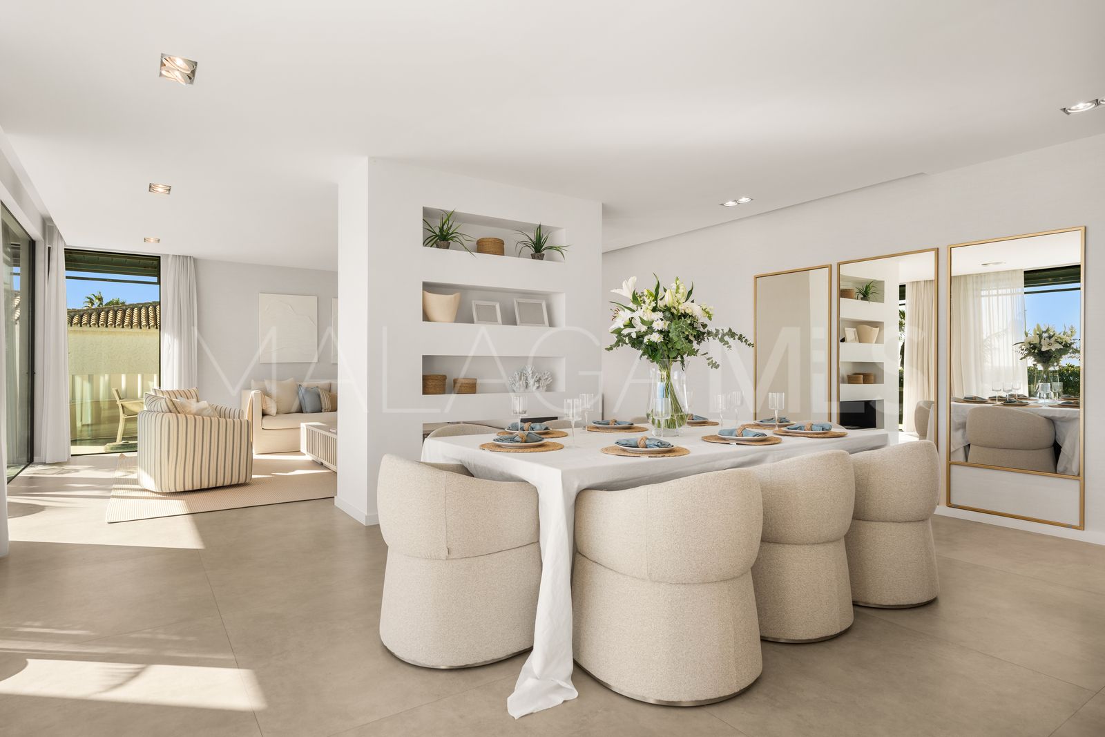 Villa for sale in New Golden Mile