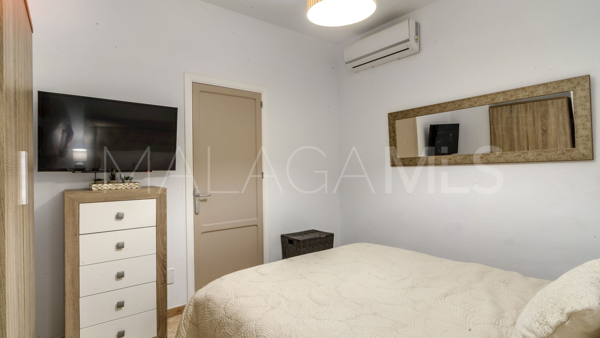 Apartamento planta baja for sale with 2 bedrooms in Estepona Casco Antiguo
