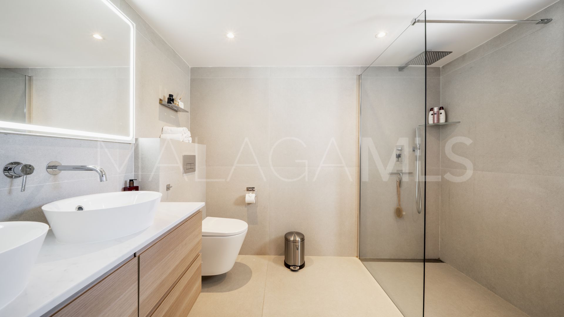 Duplex-wohnung for sale in Nueva Andalucia
