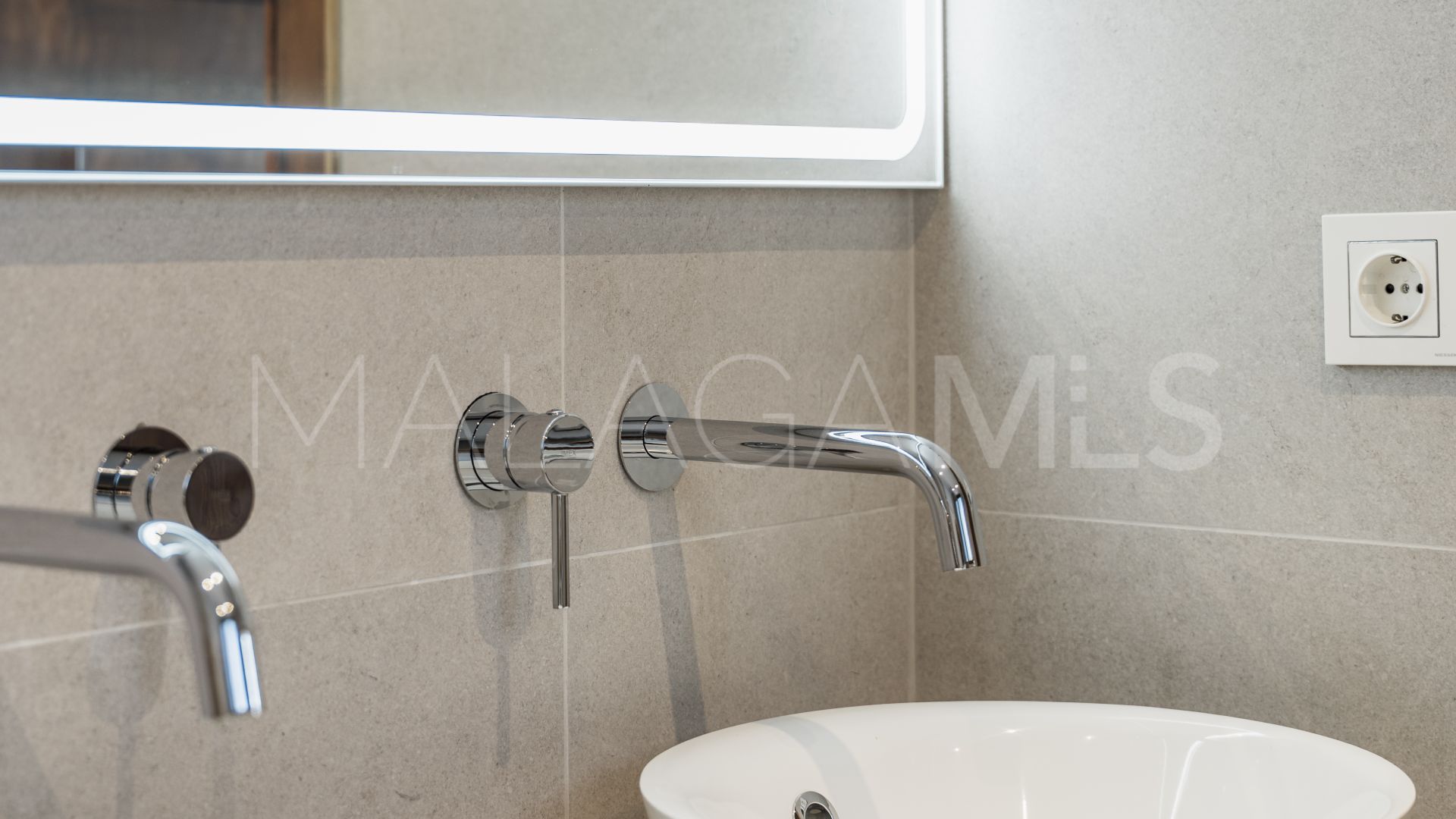 Duplex-wohnung for sale in Nueva Andalucia