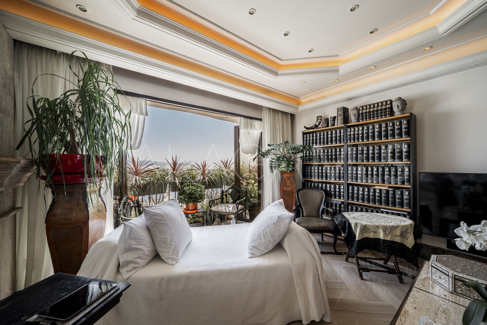 Marbella - Puerto Banus, duplex for sale with 3 bedrooms