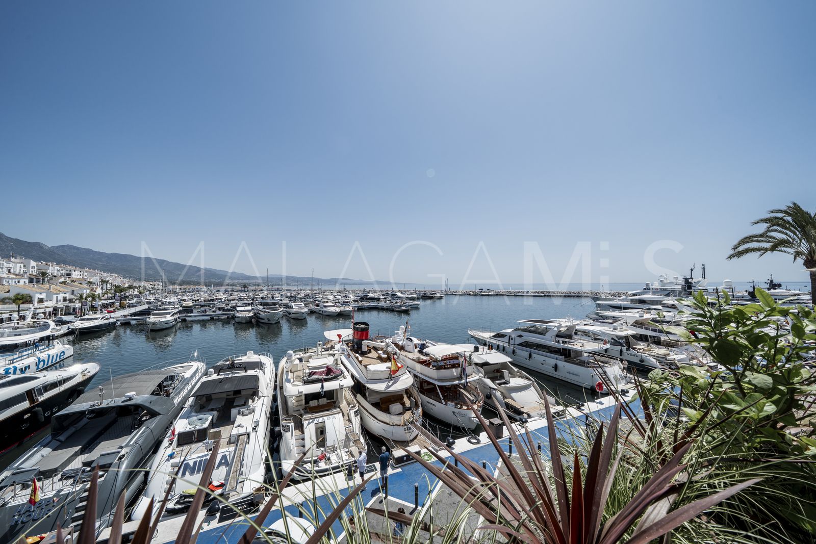 Marbella - Puerto Banus, duplex for sale with 3 bedrooms