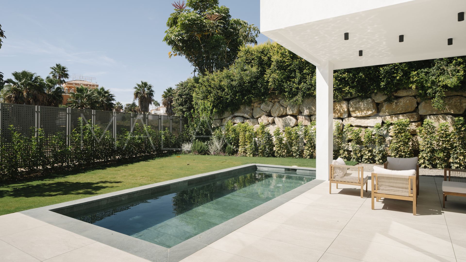 Villa for sale in Estepona