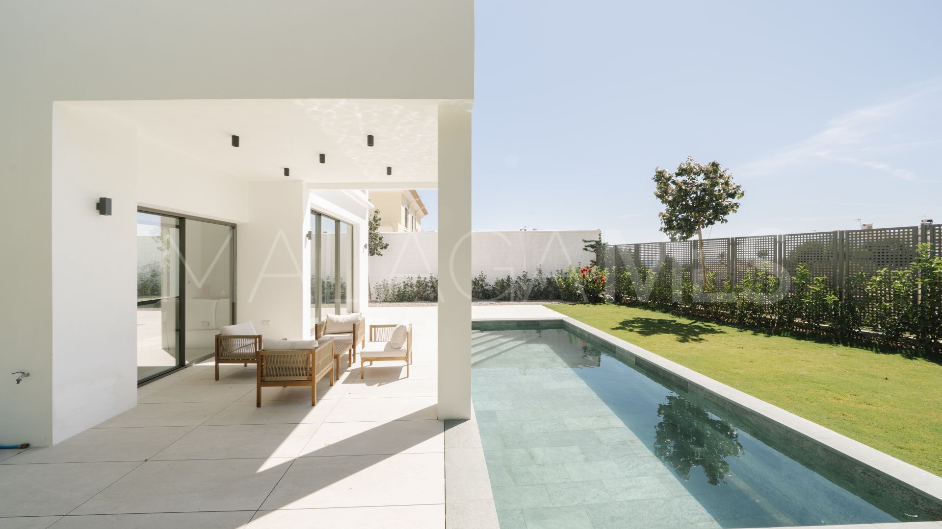 Villa for sale in Estepona