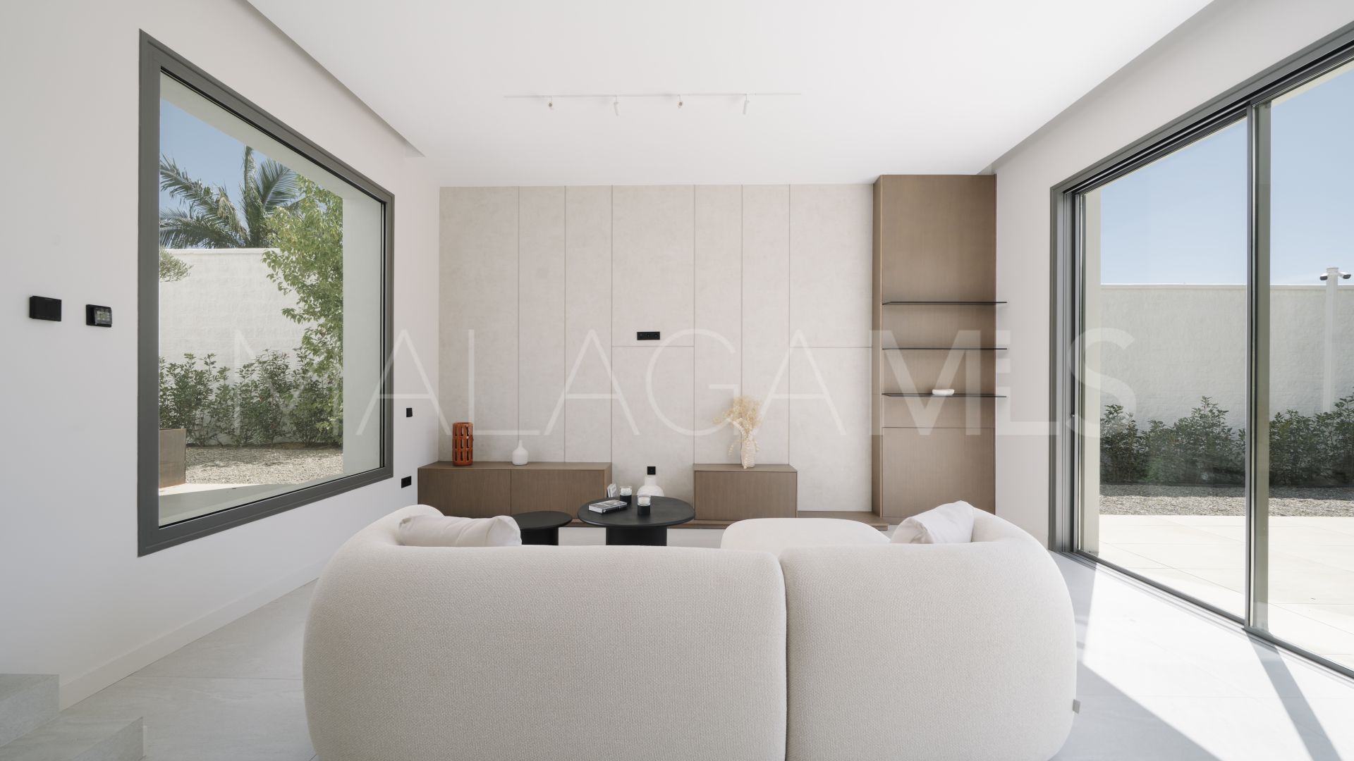 Villa for sale in Estepona