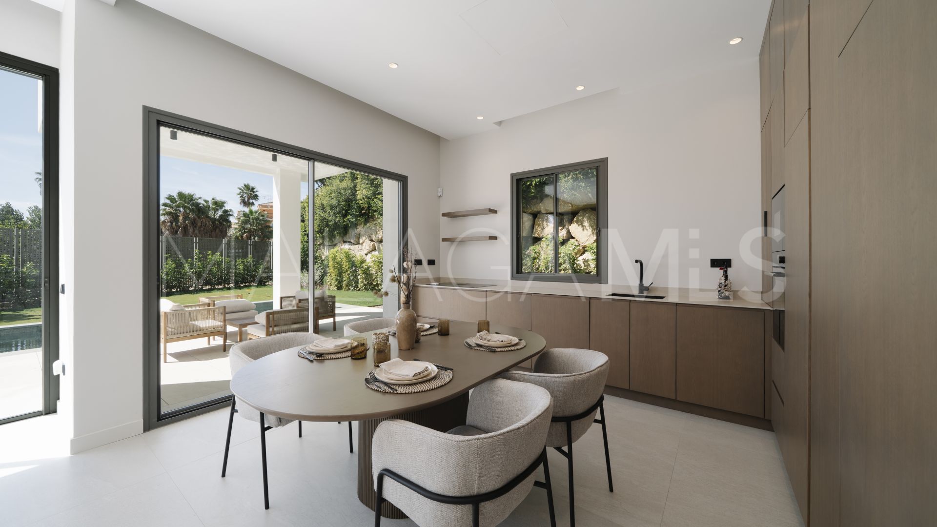 Villa for sale in Estepona