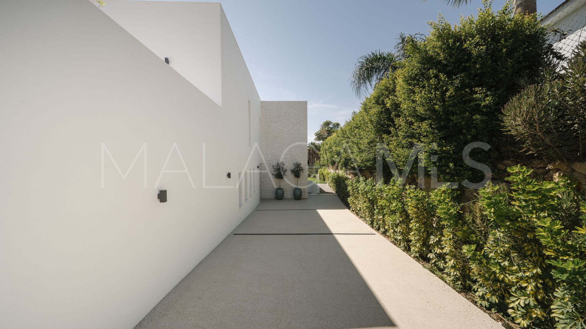 Villa for sale in Estepona