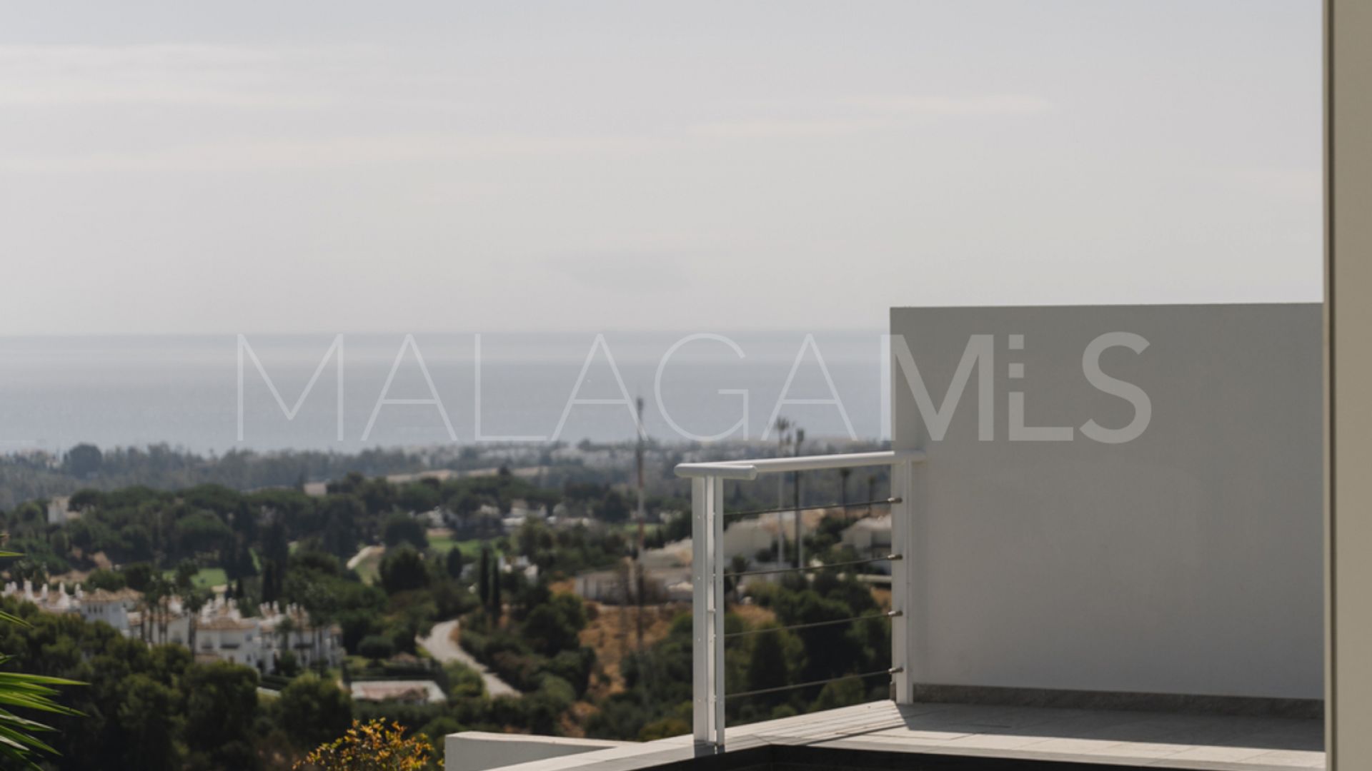 Villa for sale in Nueva Andalucia