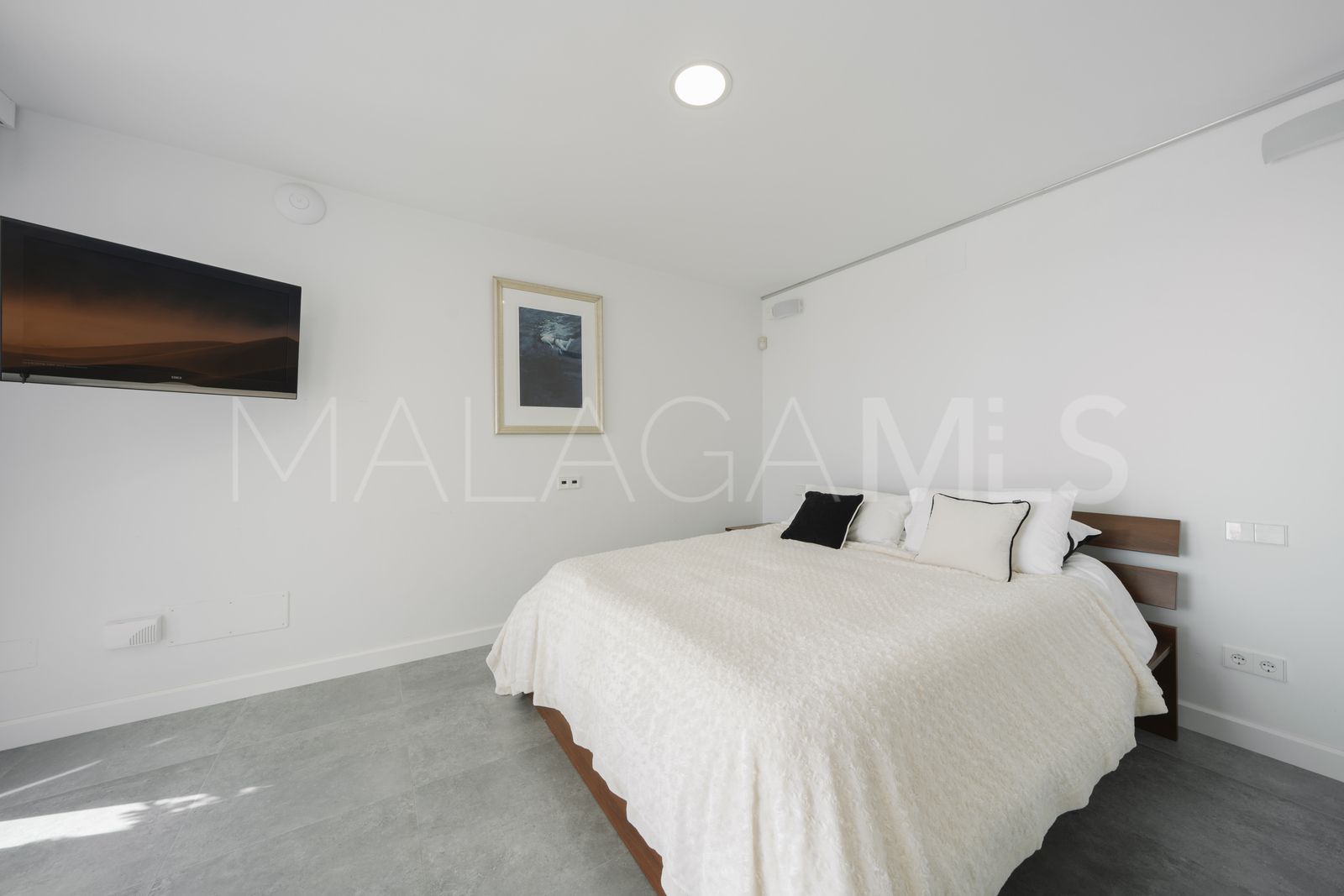 Villa for sale in Nueva Andalucia