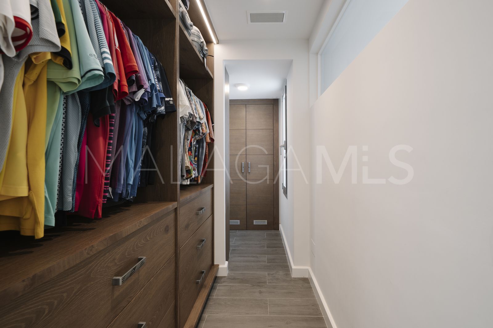 Villa for sale in Nueva Andalucia