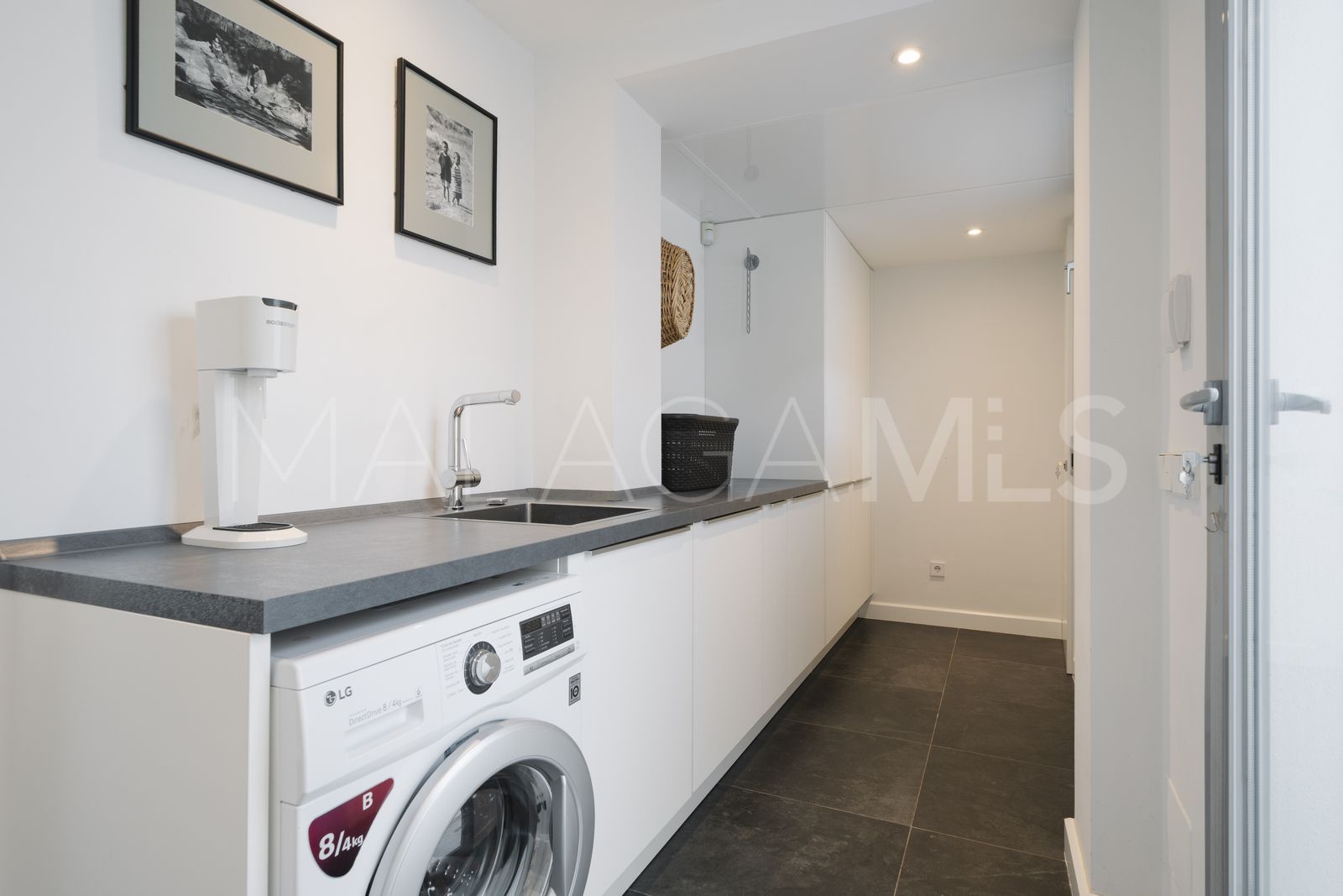 Villa for sale in Nueva Andalucia