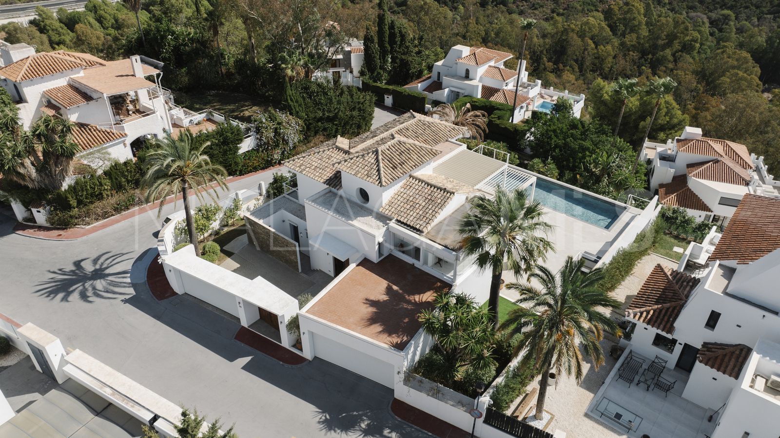 Nueva Andalucia villa for sale