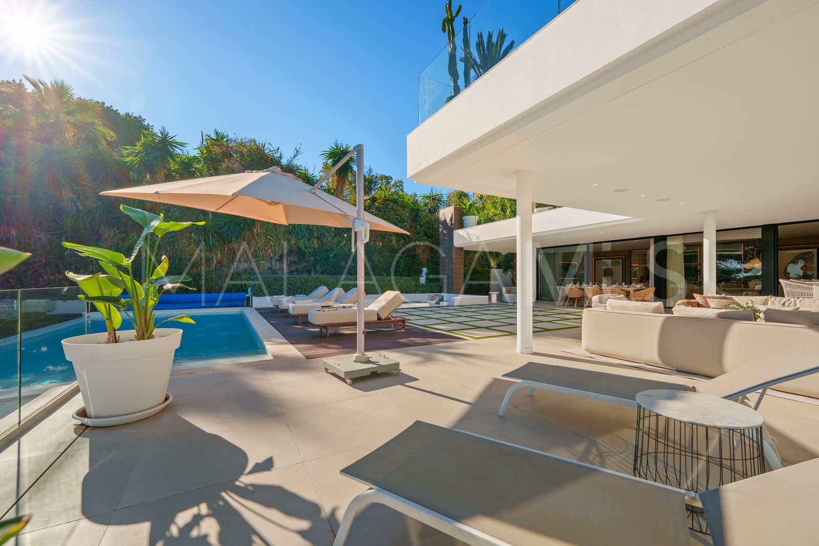 Villa for sale in Nueva Andalucia with 5 bedrooms