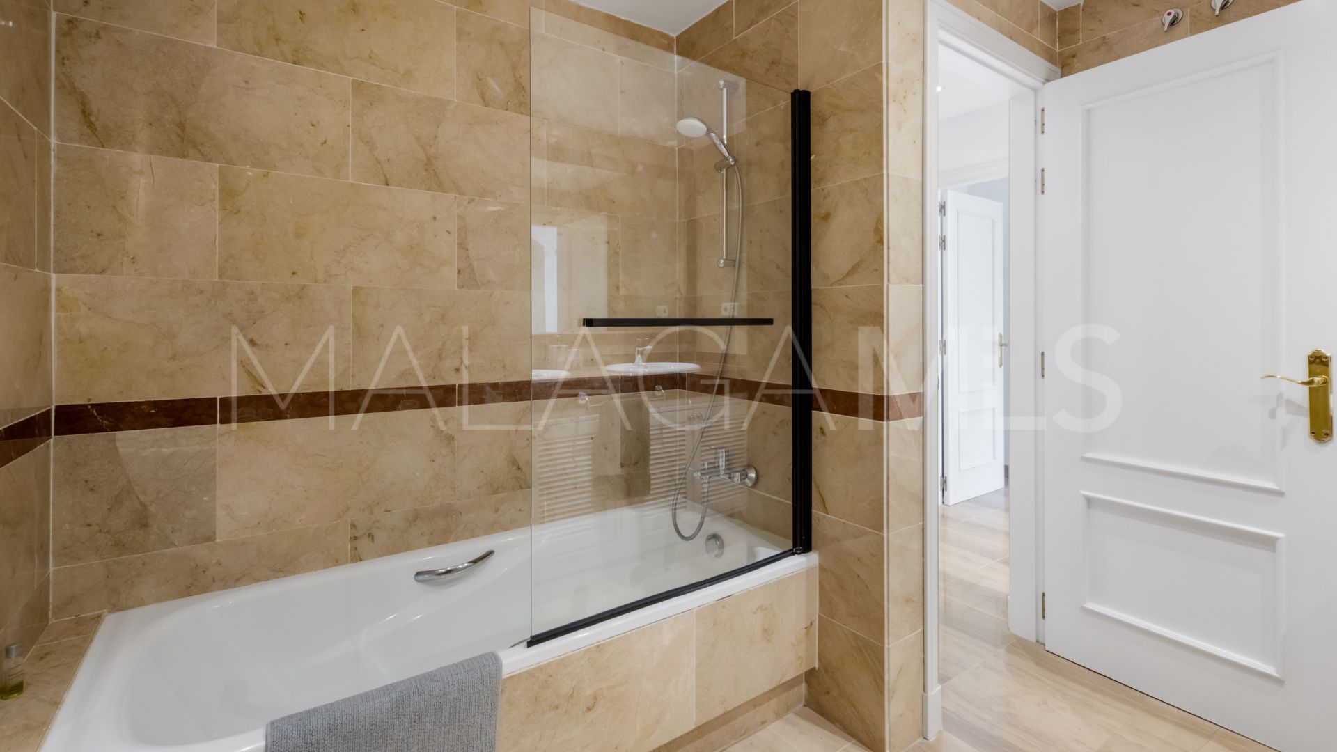 Erdgeschosswohnung for sale in Hacienda Elviria