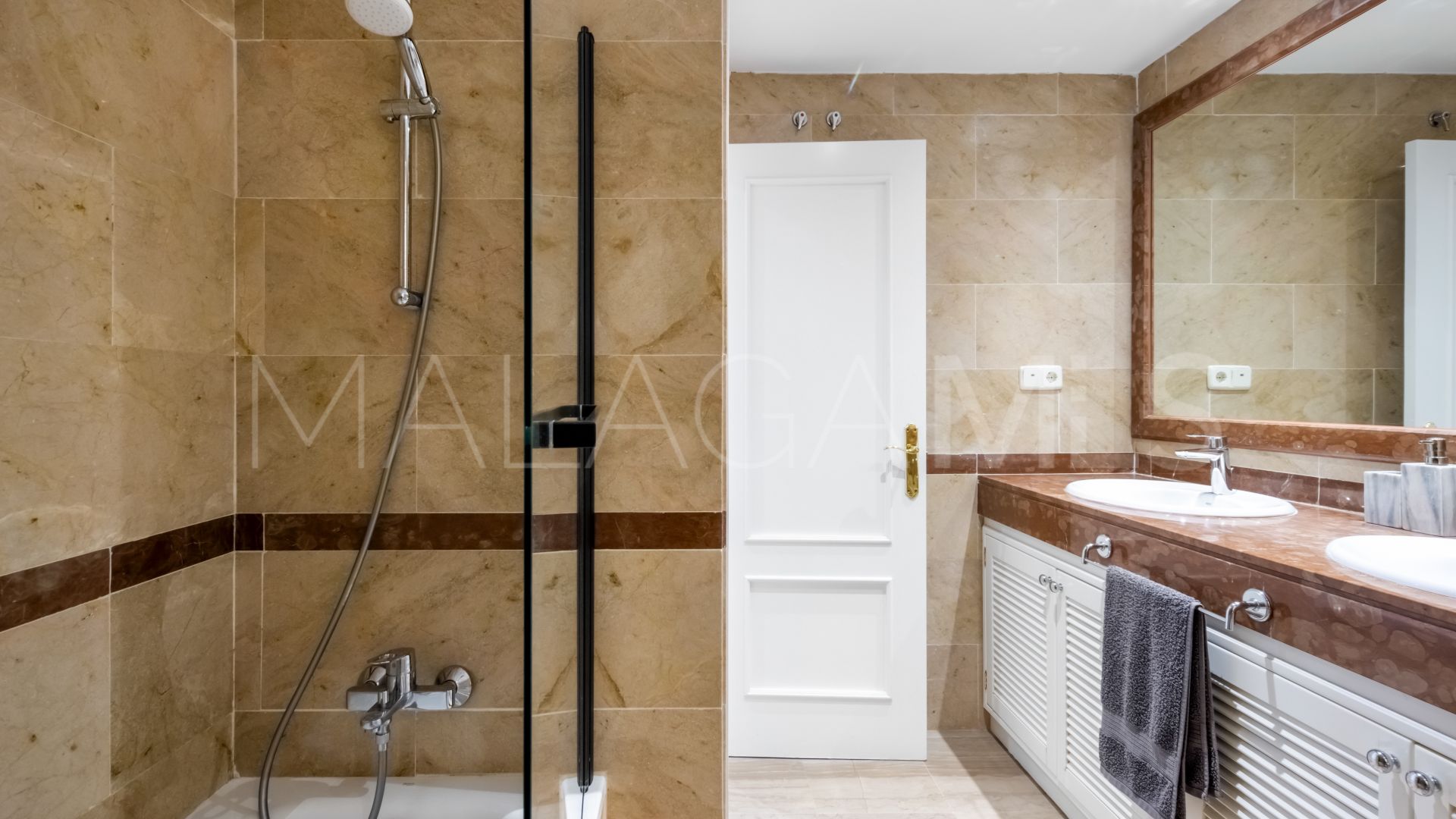 Erdgeschosswohnung for sale in Hacienda Elviria