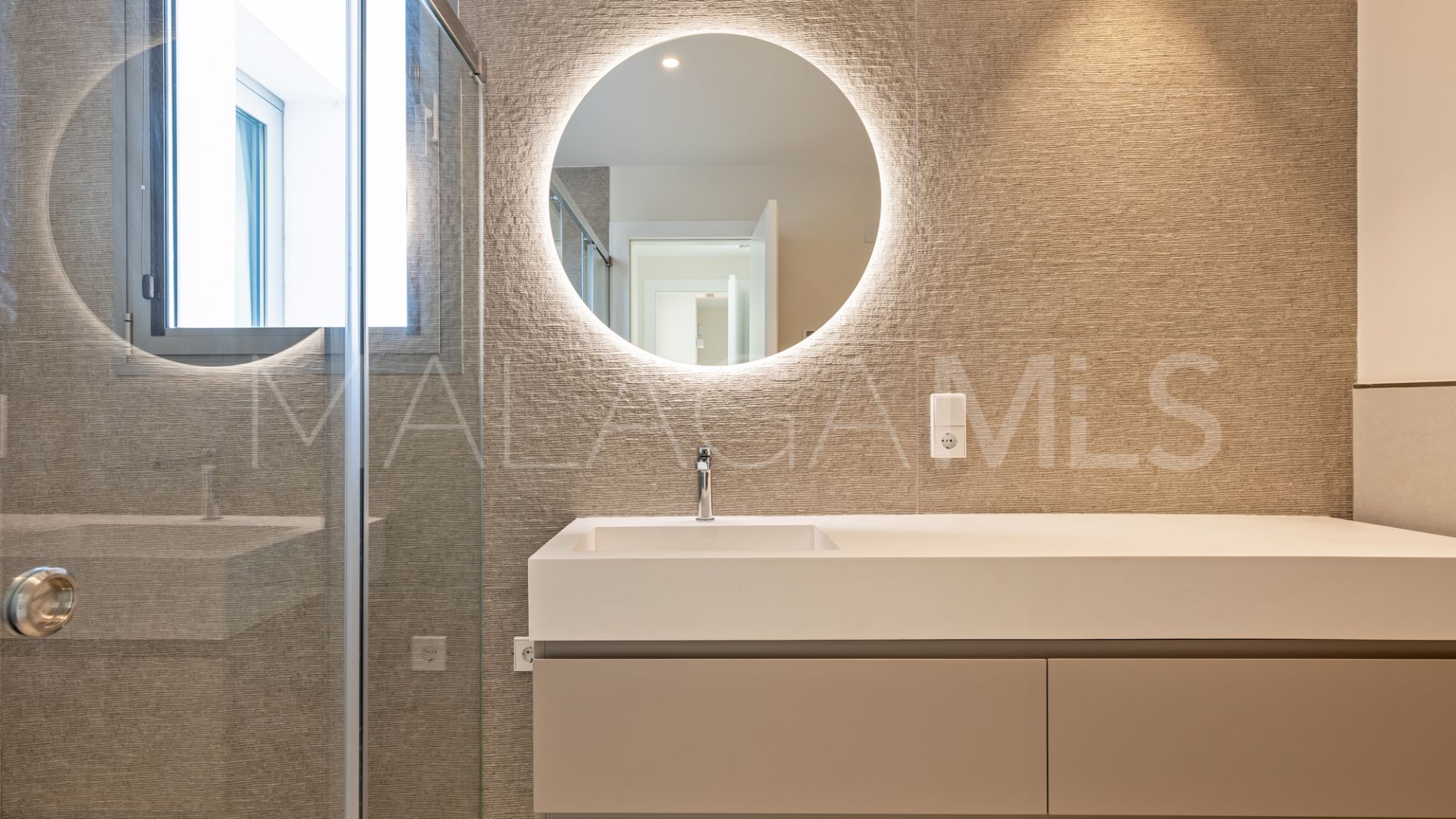 San Pedro de Alcantara, pareado a la venta de 4 bedrooms