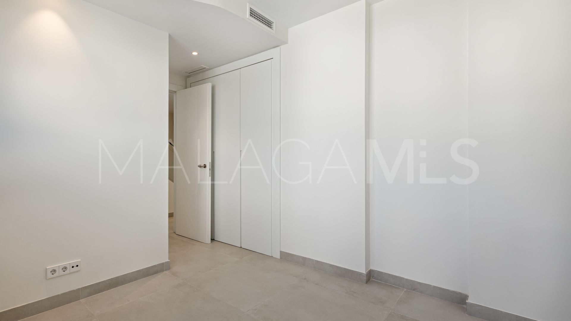 San Pedro de Alcantara, pareado a la venta de 4 bedrooms