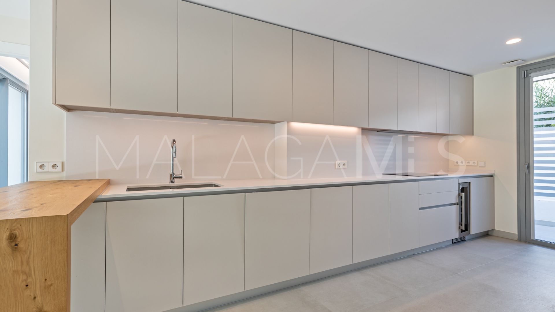 San Pedro de Alcantara, pareado a la venta de 4 bedrooms