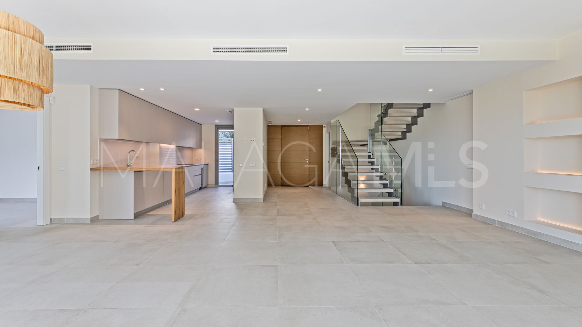 San Pedro de Alcantara, pareado a la venta de 4 bedrooms