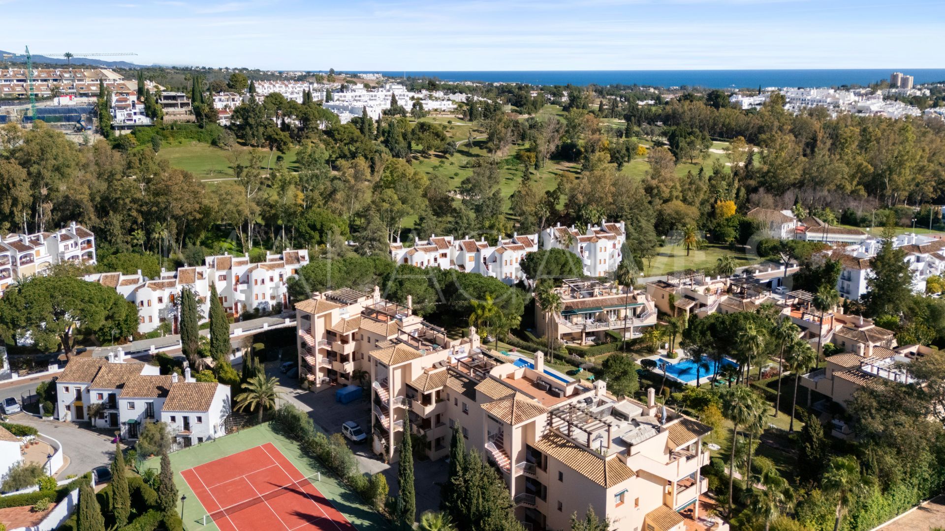 Markplanslägenhet for sale in Nueva Andalucia