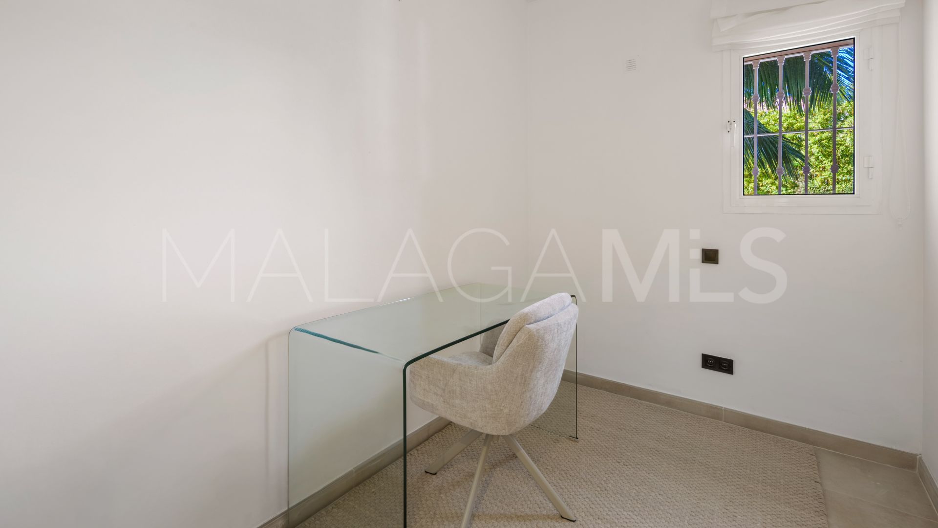 Lägenhet for sale in Nueva Andalucia