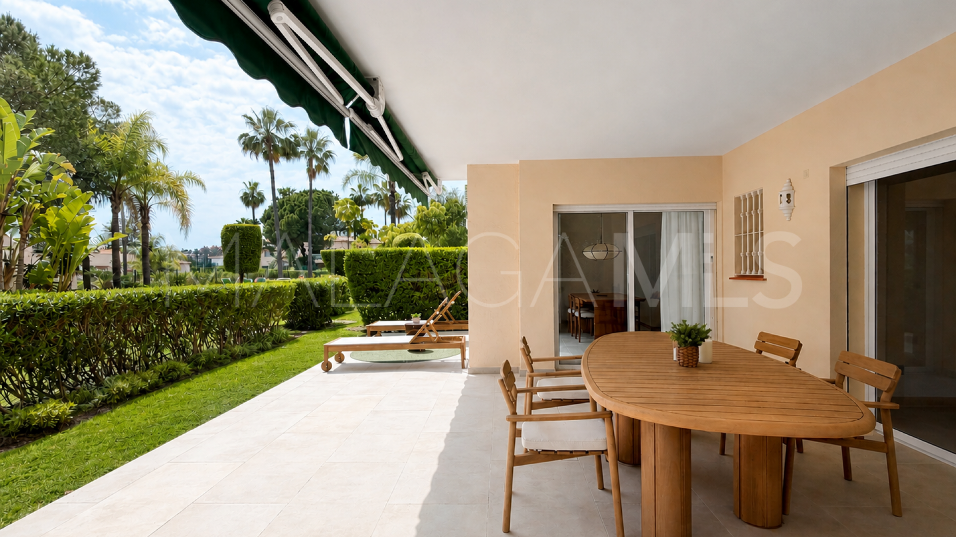 Markplanslägenhet for sale in Nueva Andalucia